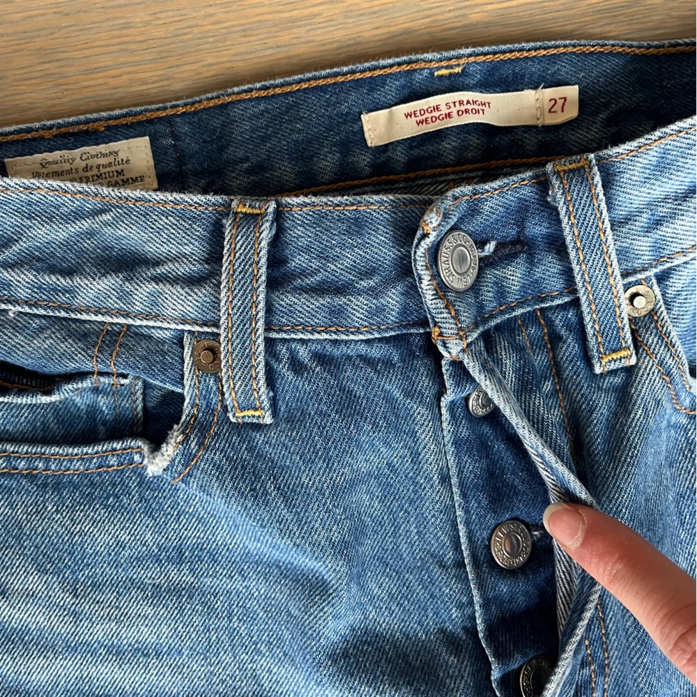 Levi's Wedgie Straight Jeans - Picture 3 of 7